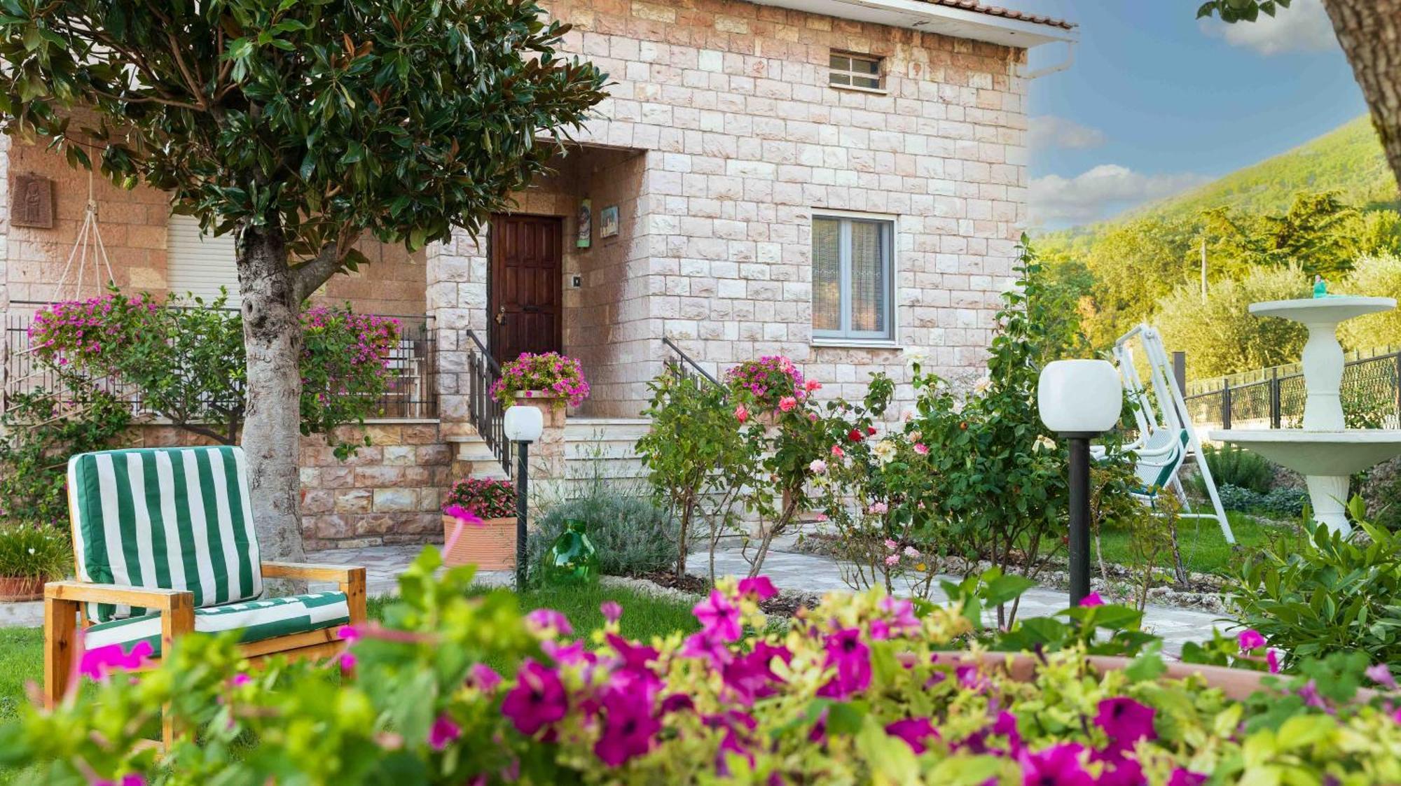 La Casa Dei Fiori Vila Assisi Exterior foto
