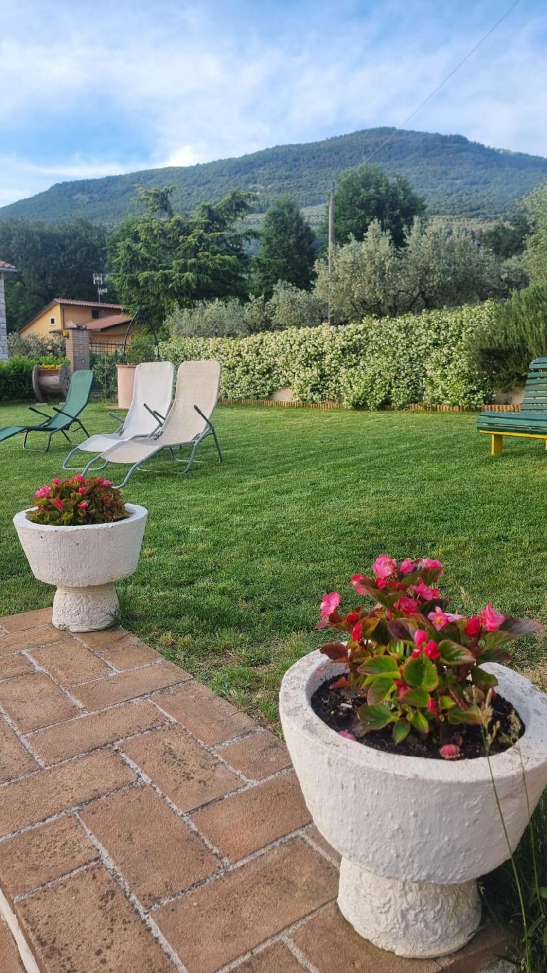 La Casa Dei Fiori Vila Assisi Exterior foto
