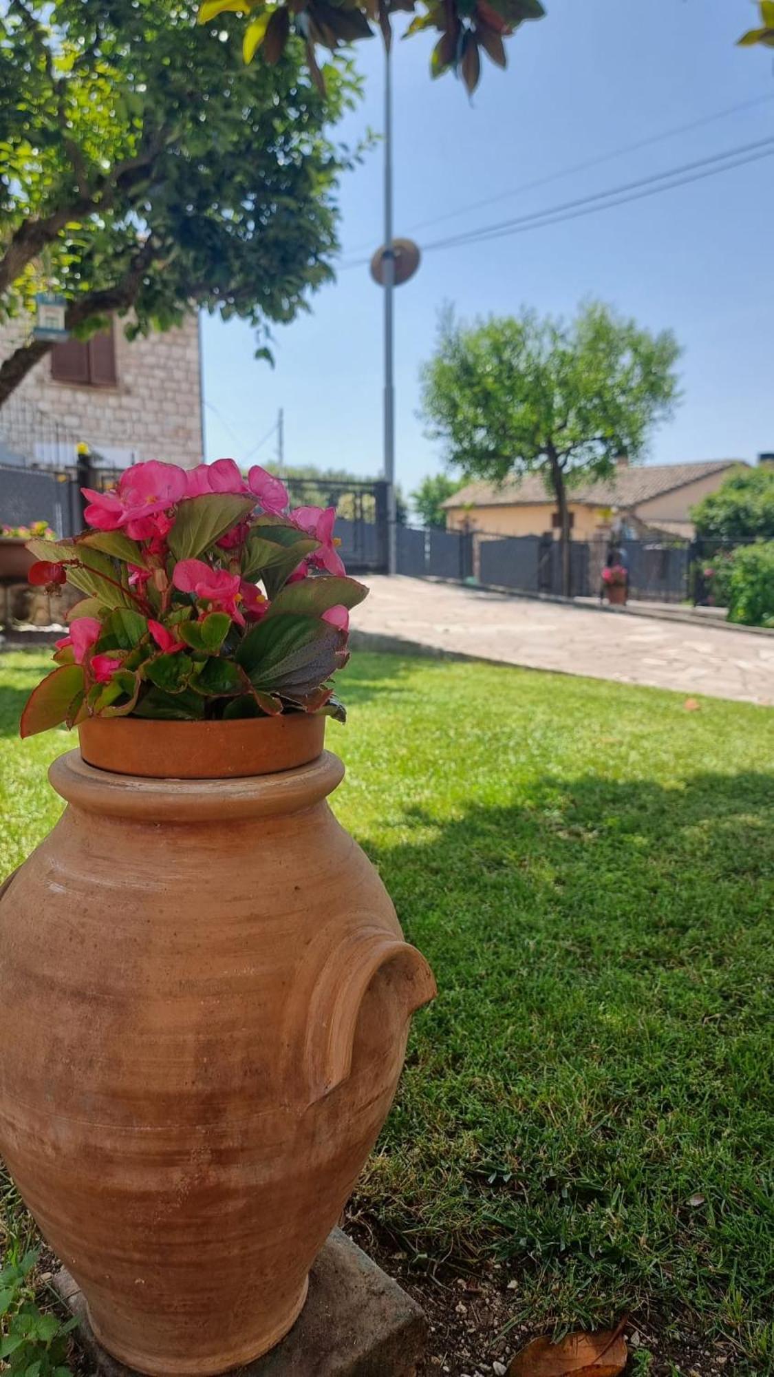 La Casa Dei Fiori Vila Assisi Exterior foto